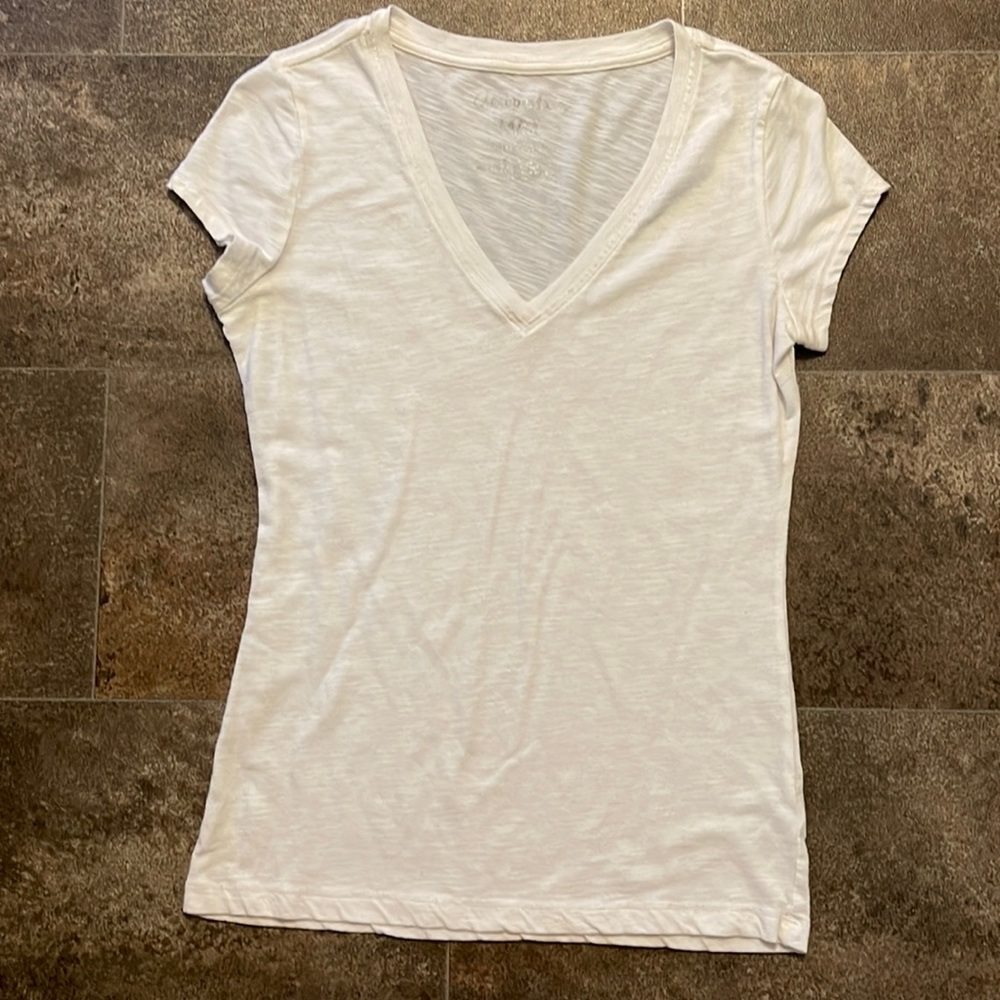Aeropostale Top. Medium.